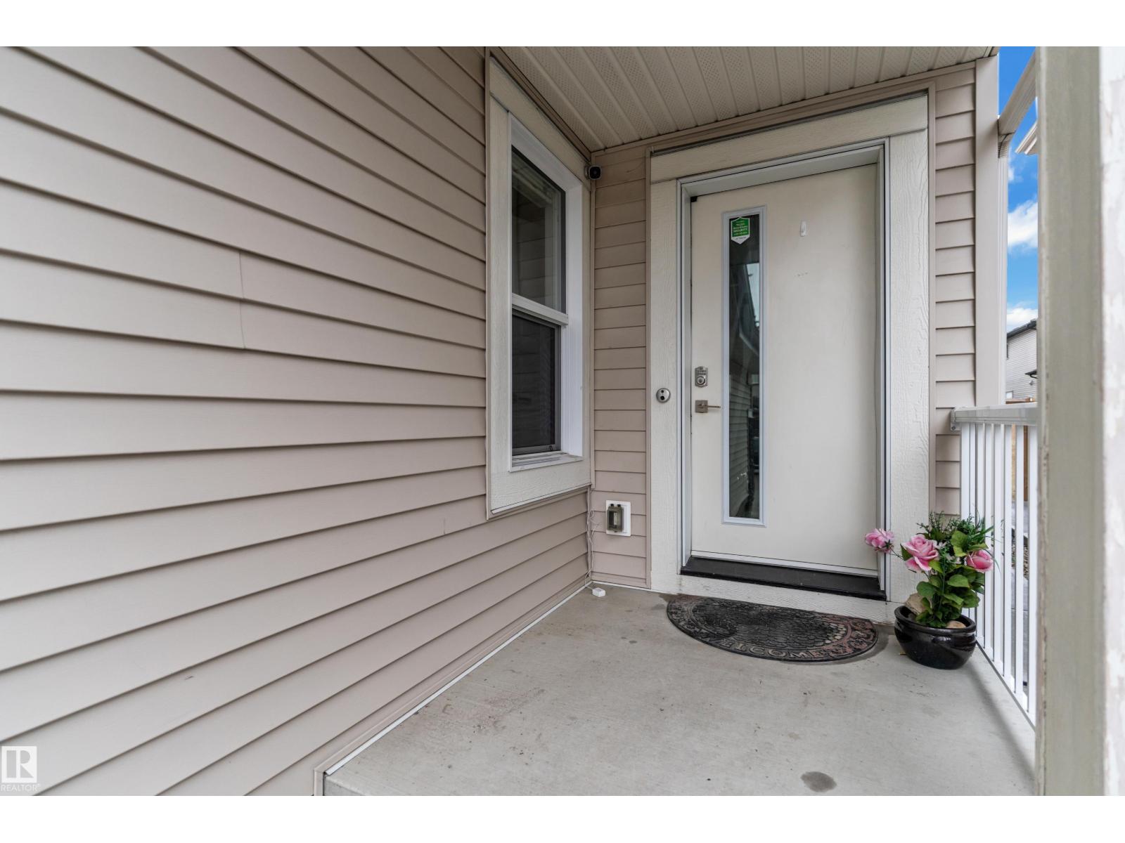 3235 13 AV NW
