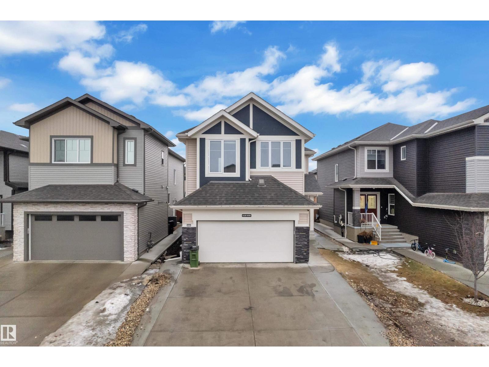 3235 13 AV NW