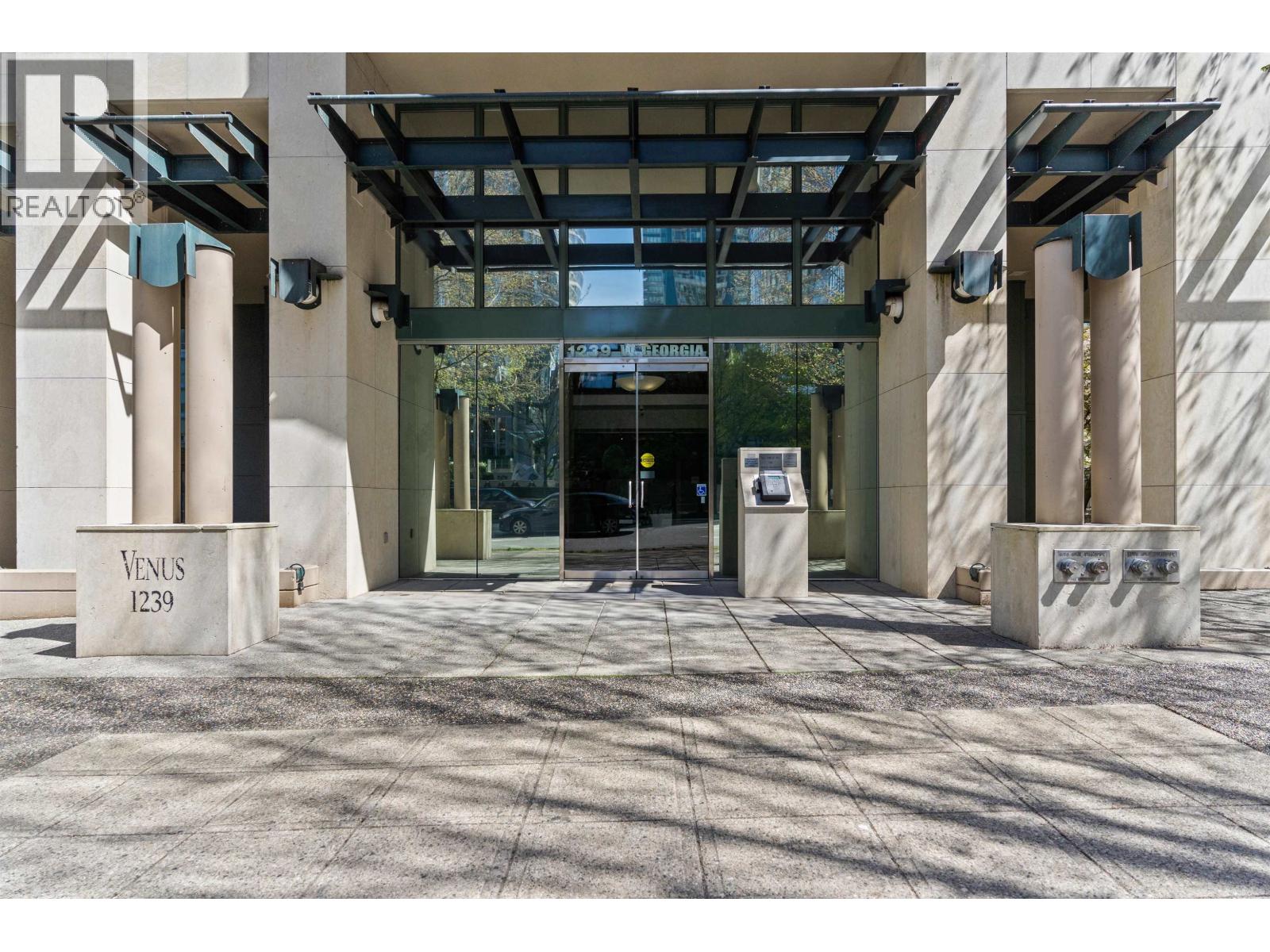 1605 1239 W GEORGIA STREET