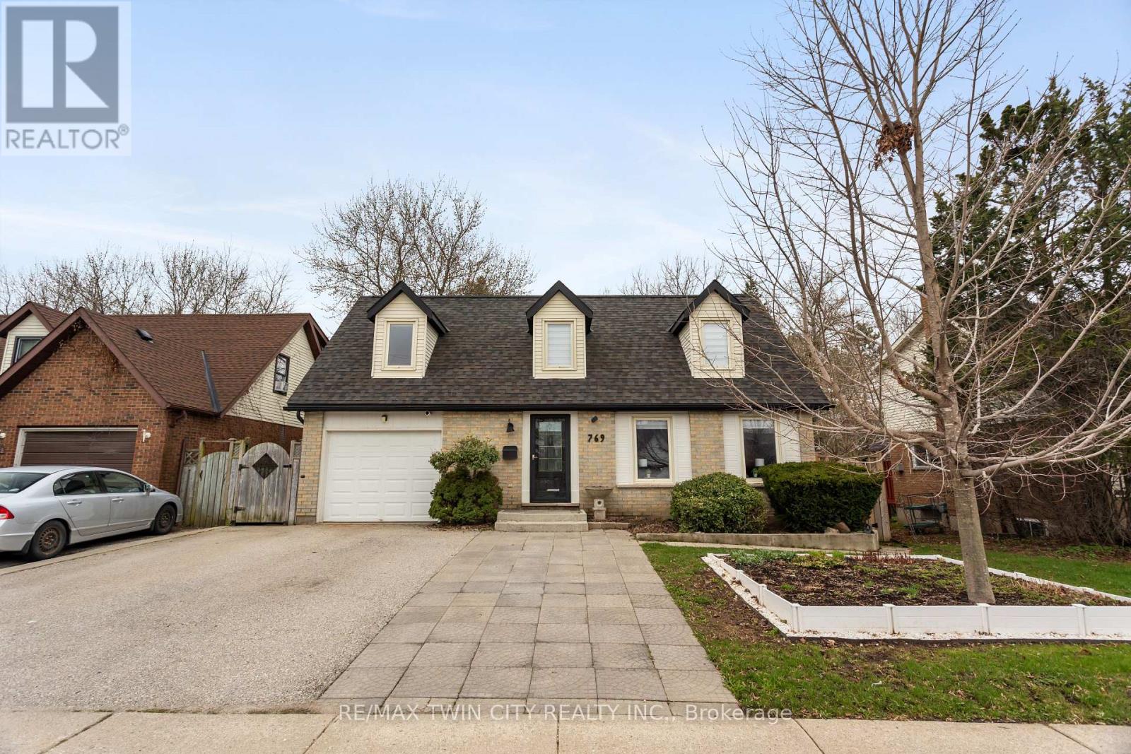 Photo 1 of 50 — 769 SCOTTSDALE DRIVE, Guelph (Kortright West), ON N1G3N7