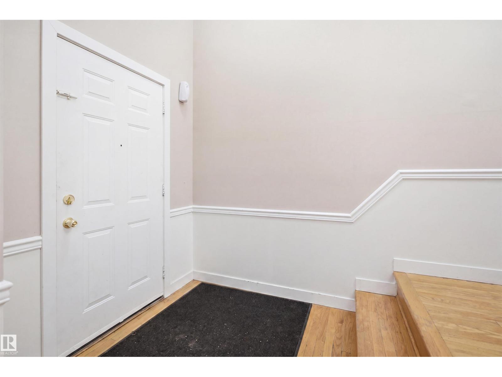 3220 42A AV NW