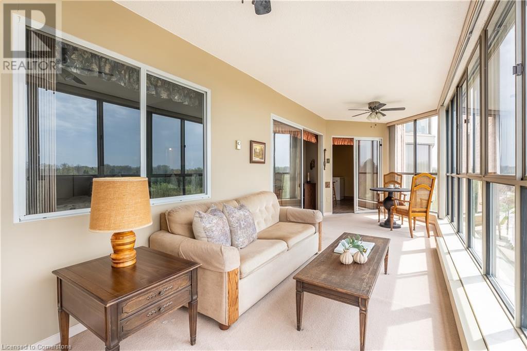 265 WESTCOURT Place Unit# 907