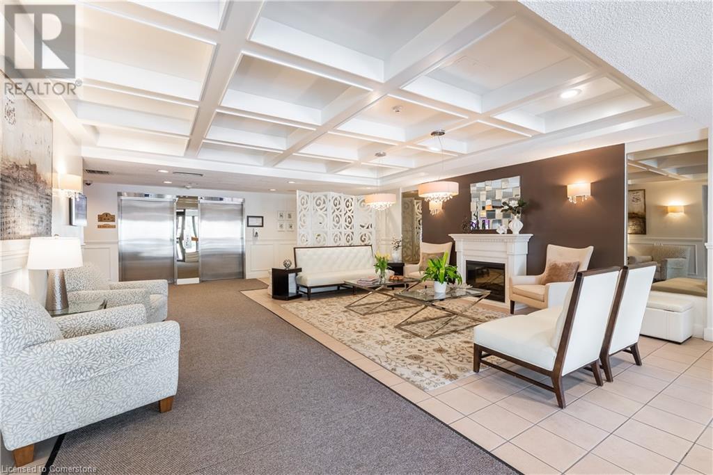 265 WESTCOURT Place Unit# 907