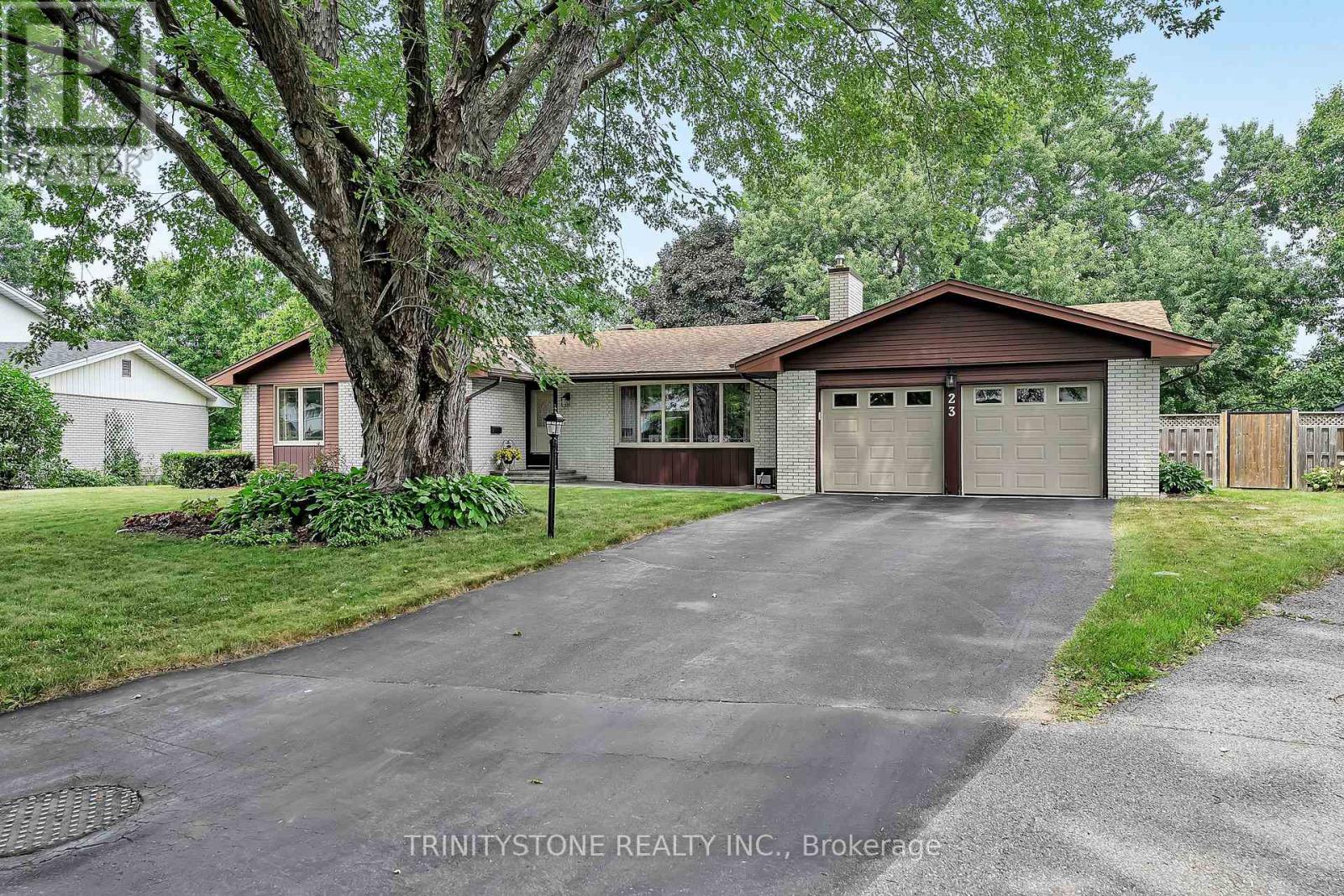 23 MOHAWK CRESCENT
