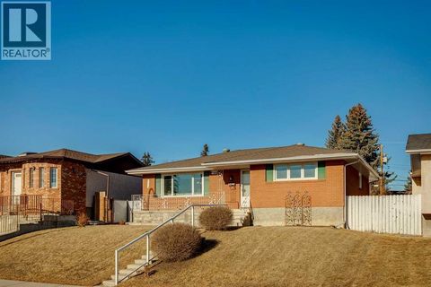 256 Huntridge Road NE Calgary AB T2K4B6