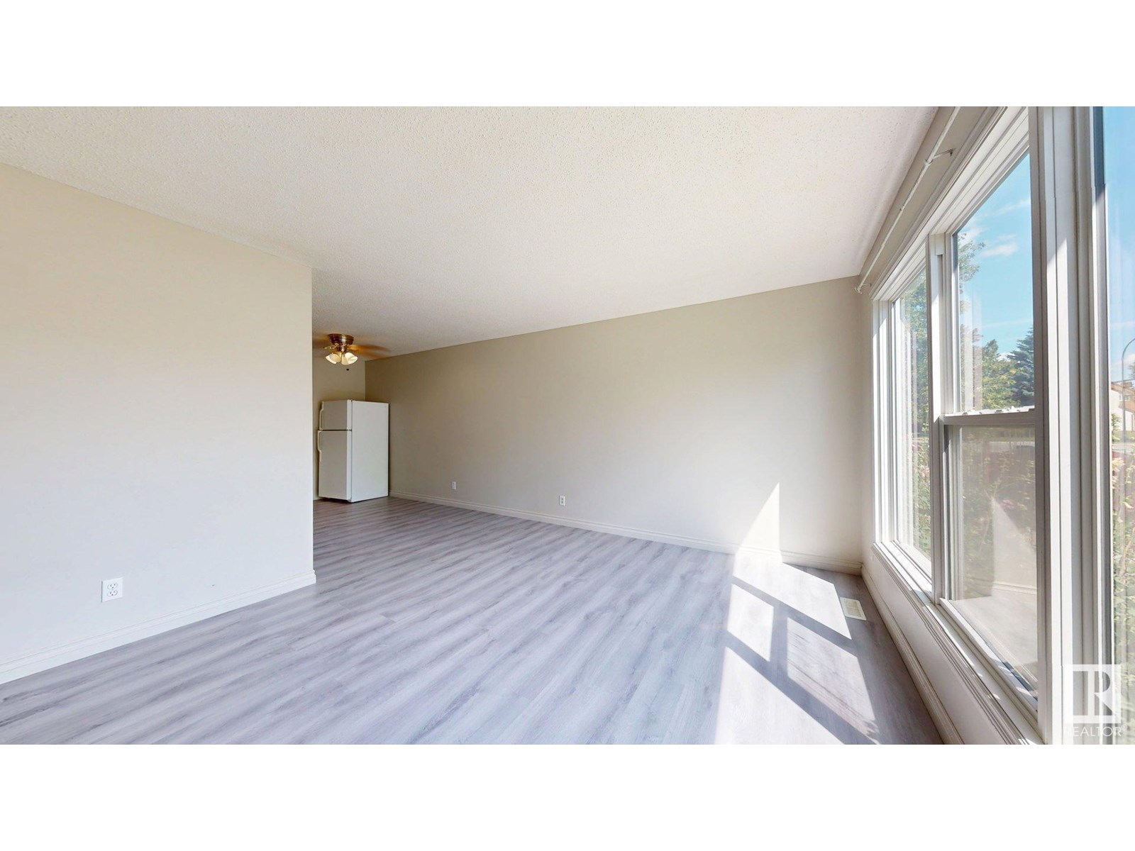 1508 62 ST NW