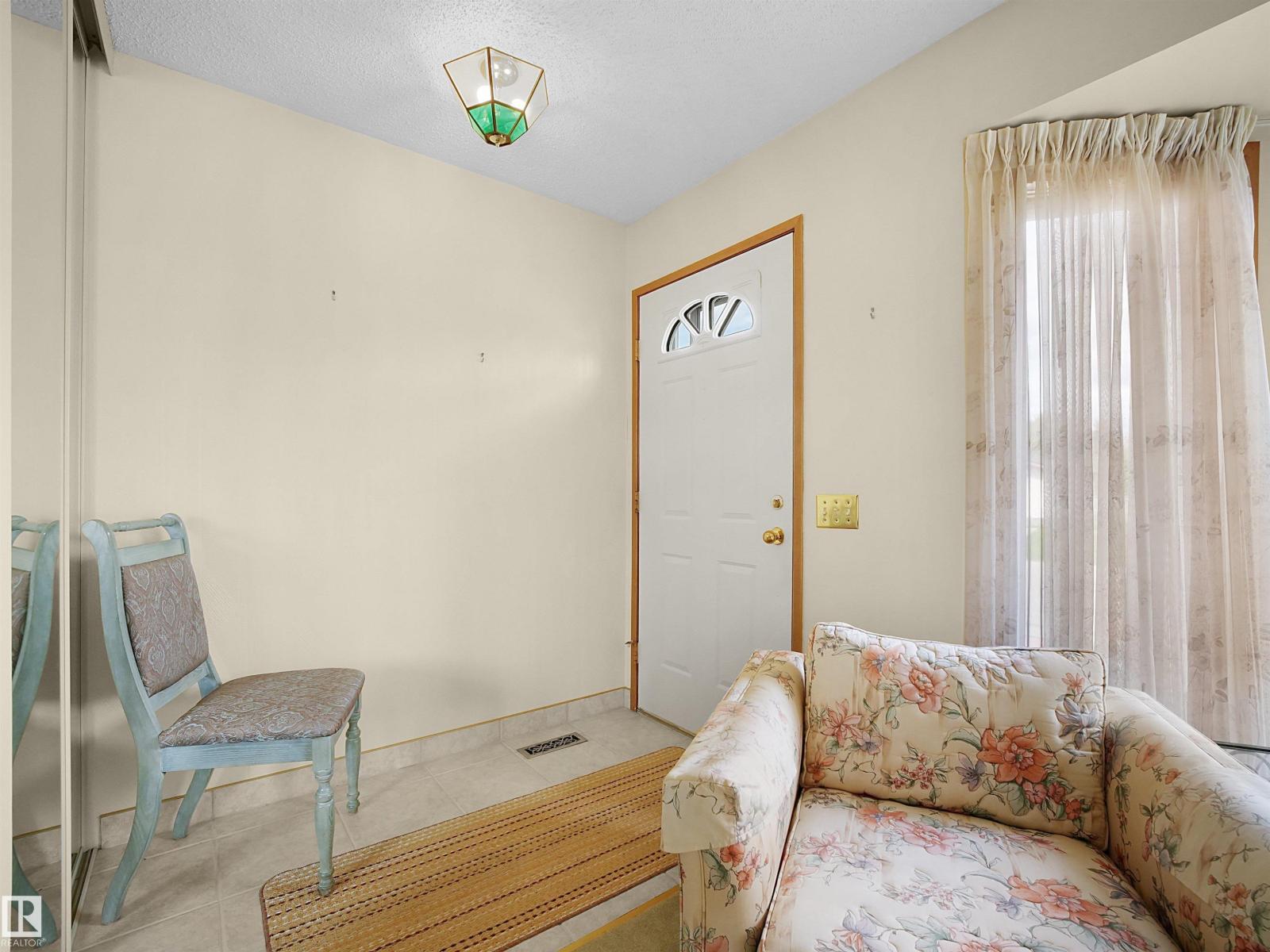 10711 24 AV NW
