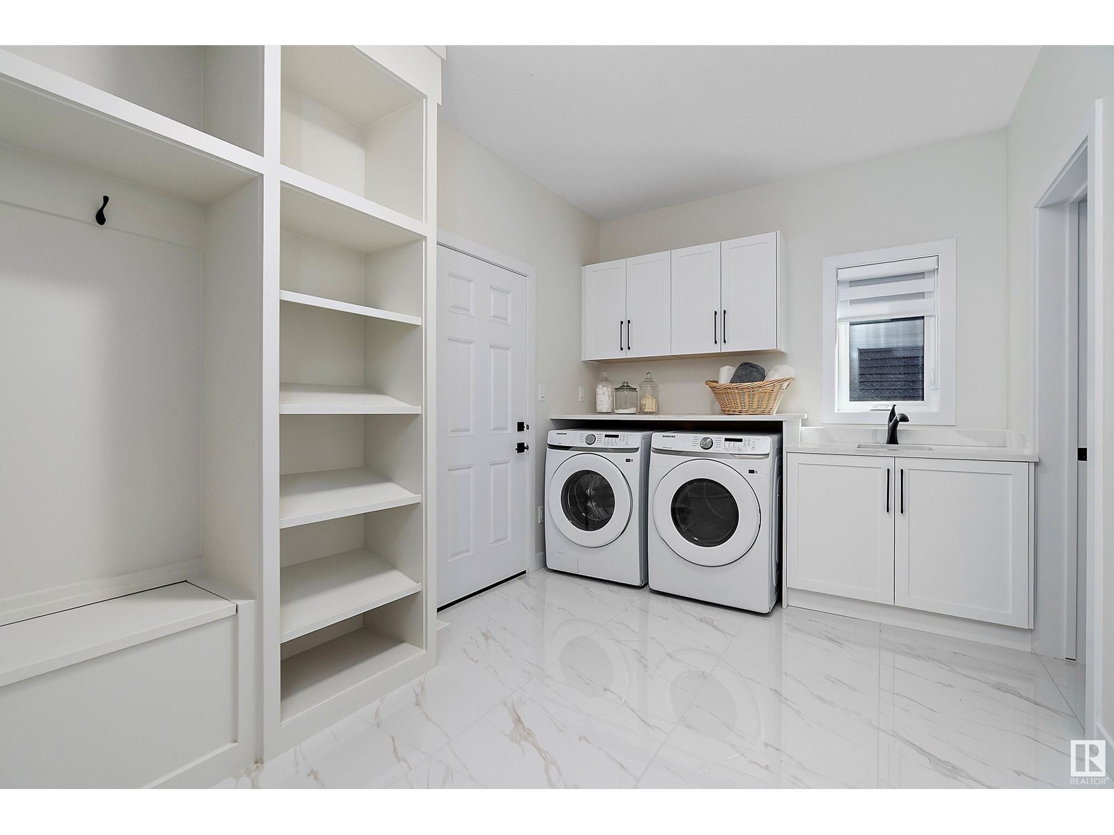 3203 158 ST SW