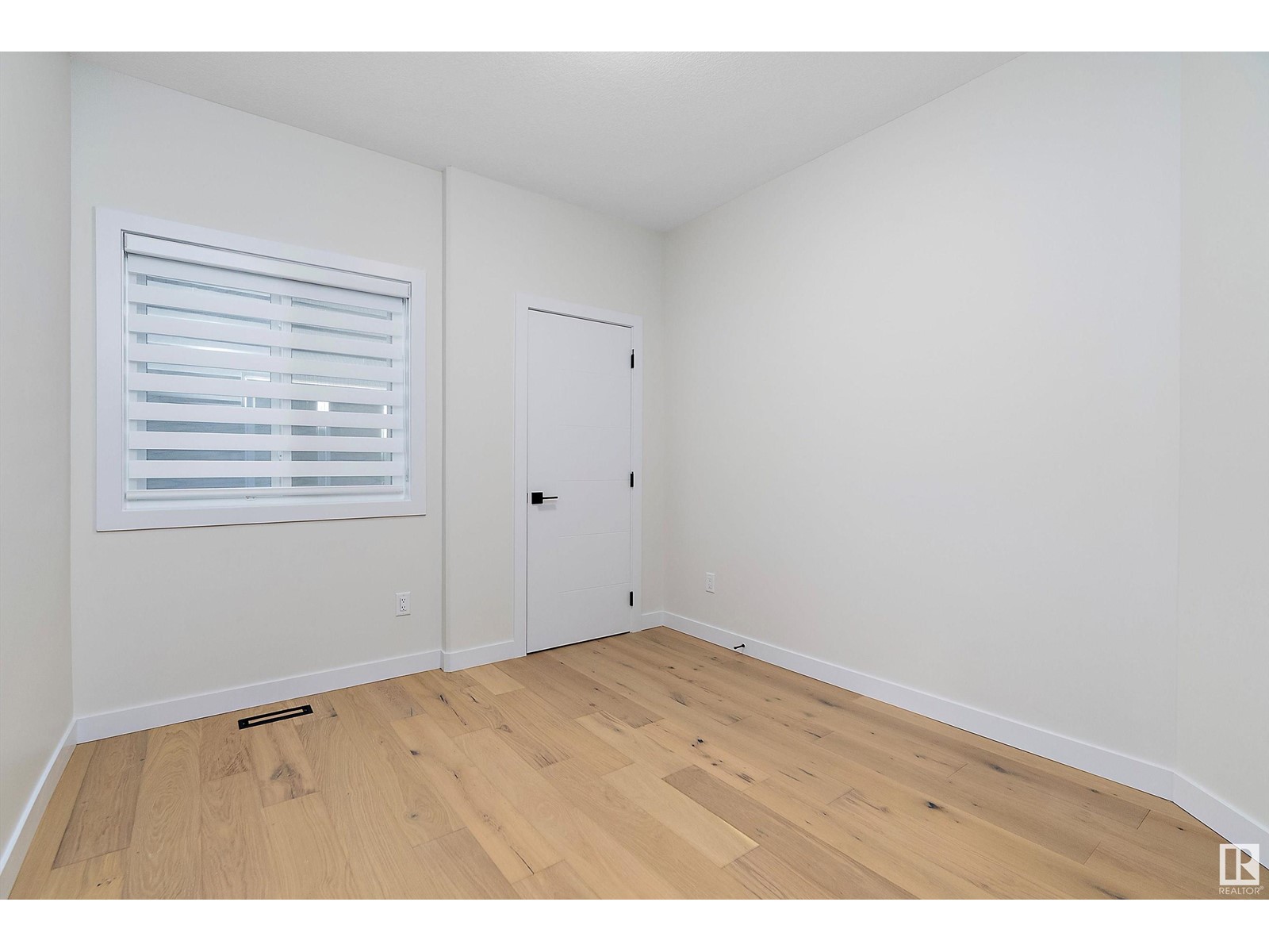3203 158 ST SW