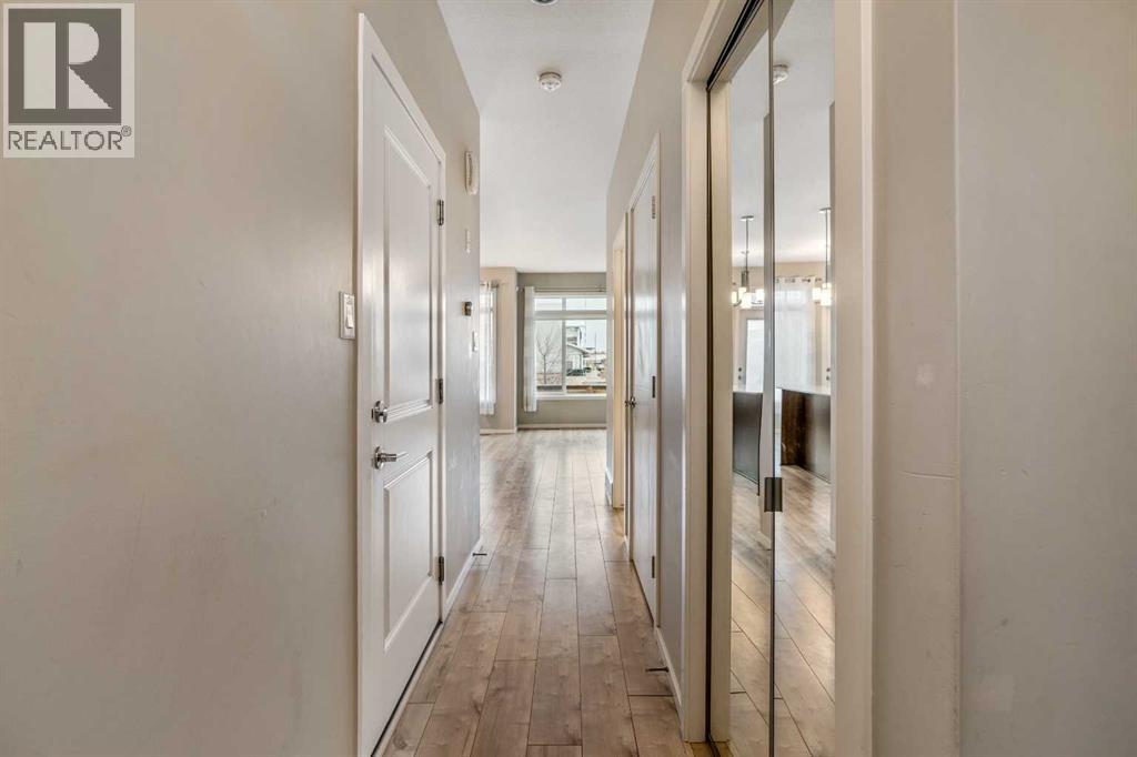 4, 414 Highlands Boulevard W