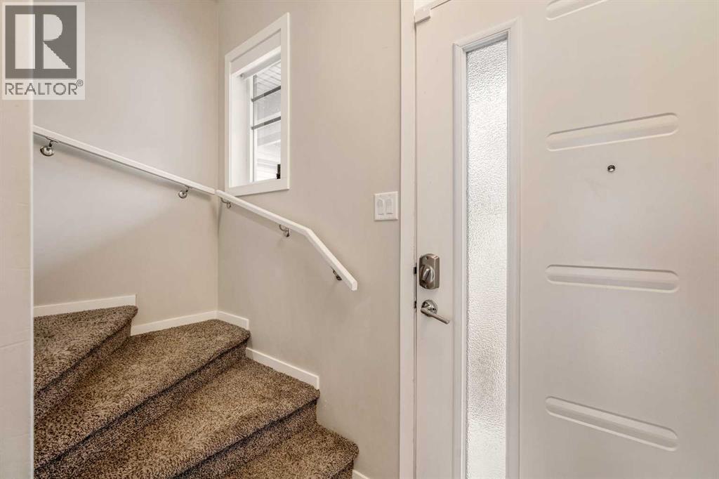 4, 414 Highlands Boulevard W