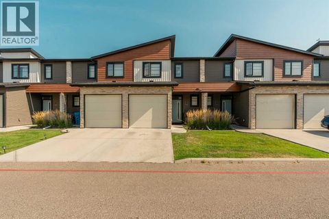 4, 414 Highlands Boulevard W Lethbridge AB T1J5K5