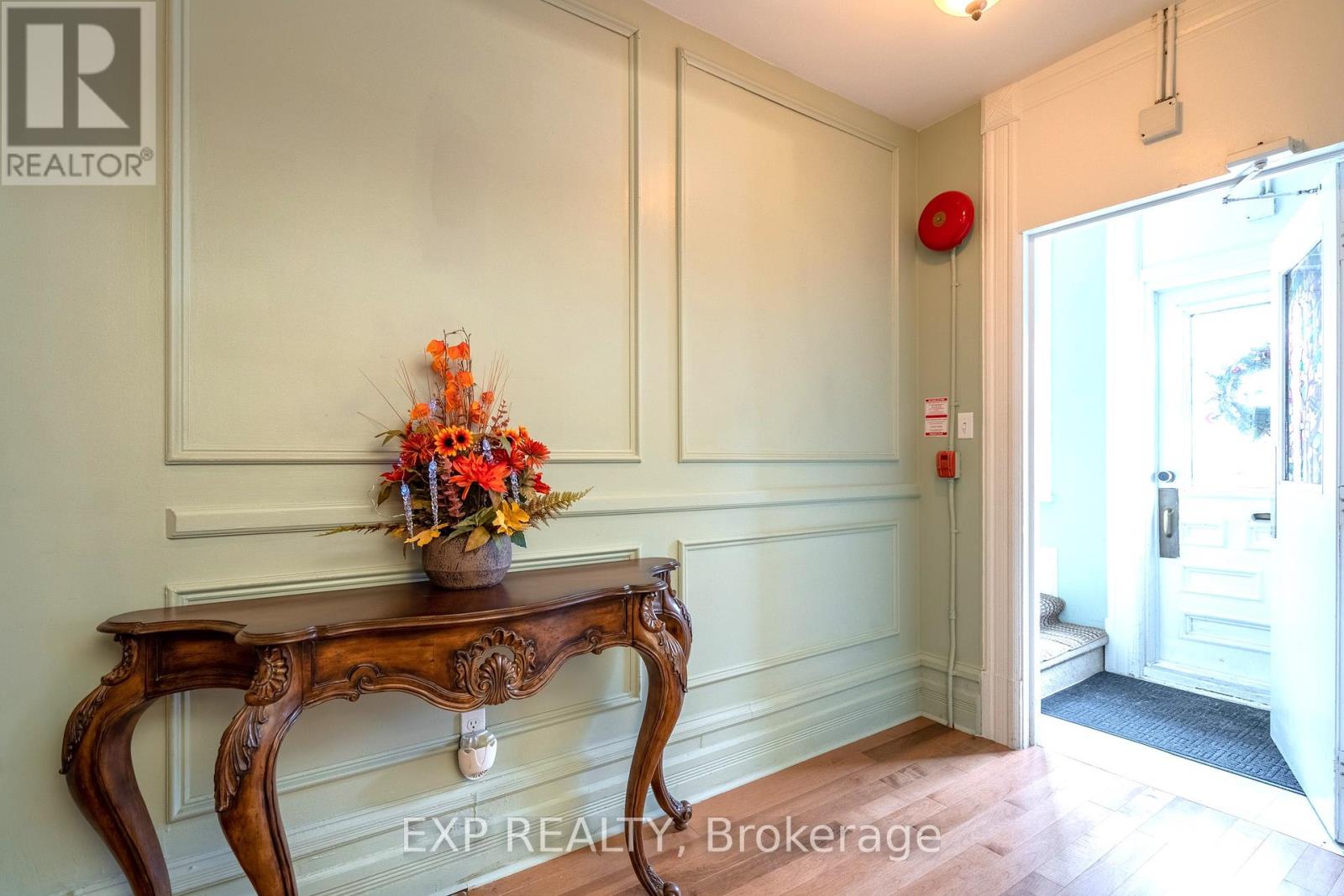 431 GILMOUR STREET