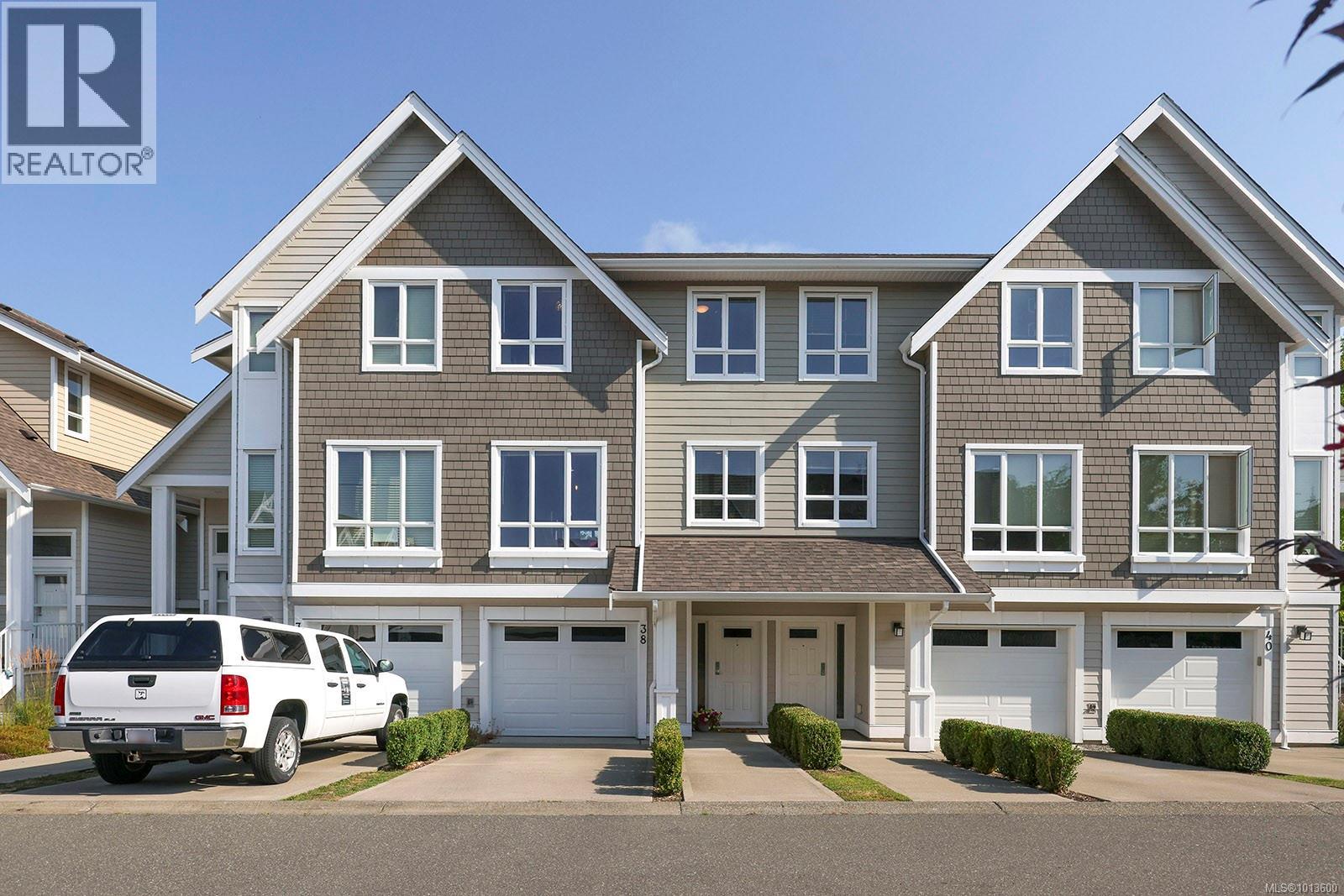 38 700 Lancaster Way