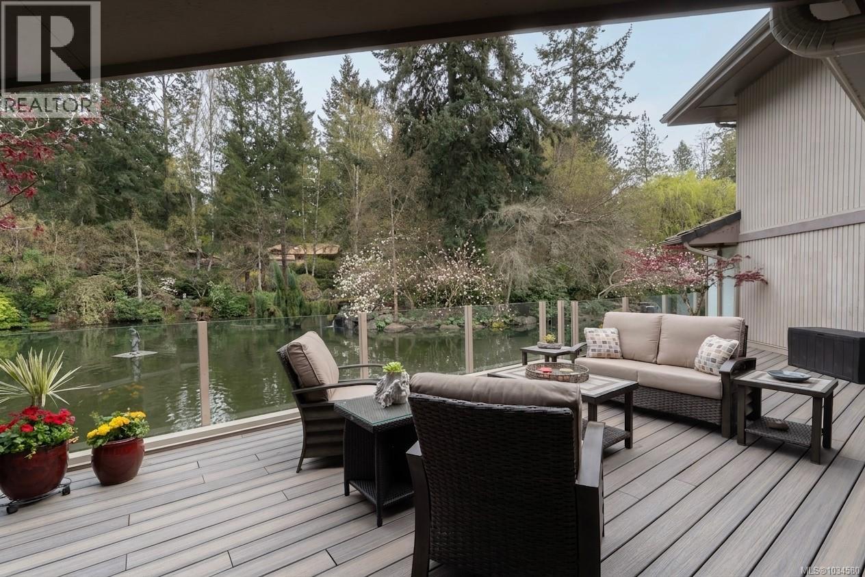 3 1040 Pondwood Lane