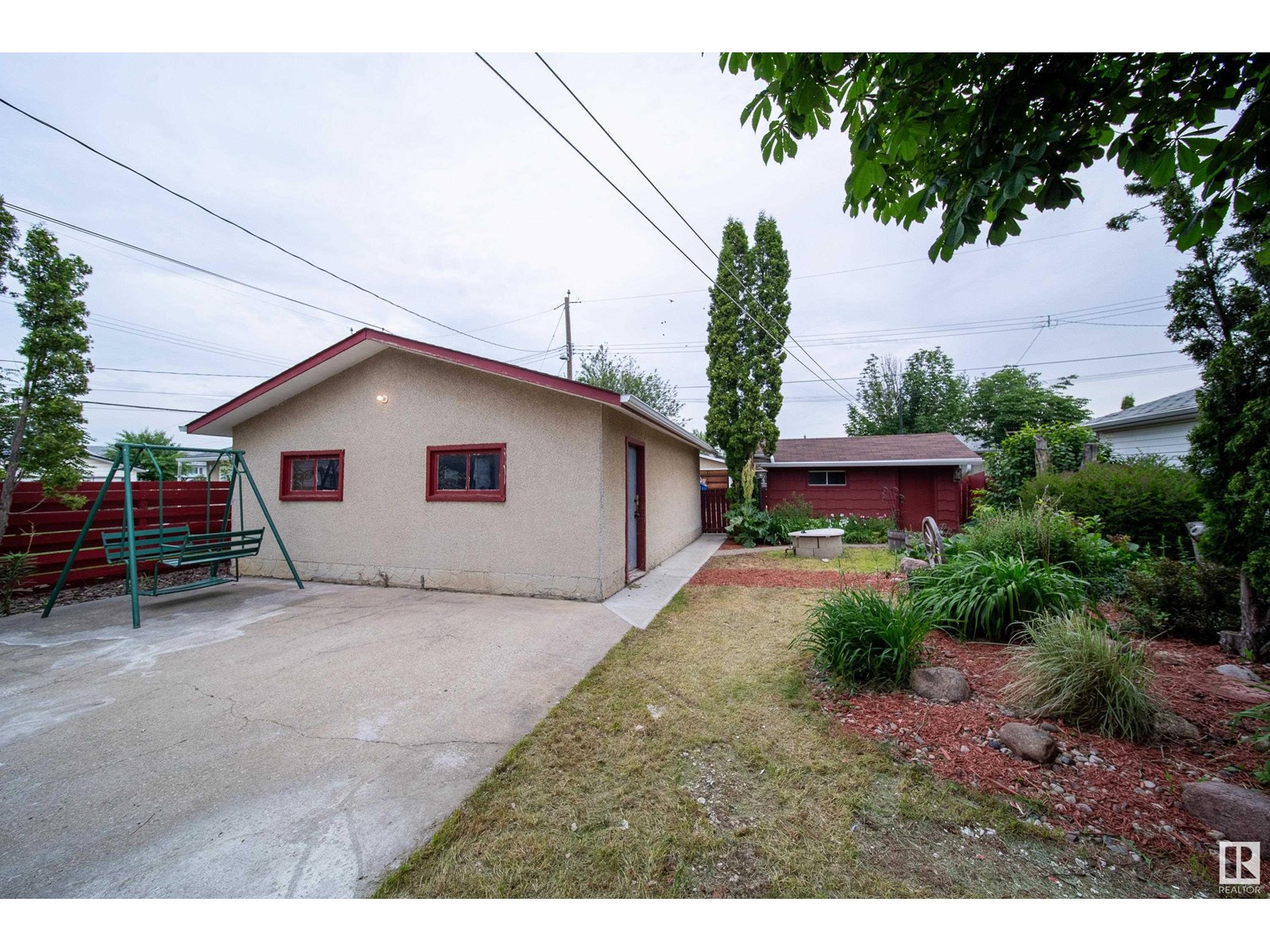 6708 132 AV NW