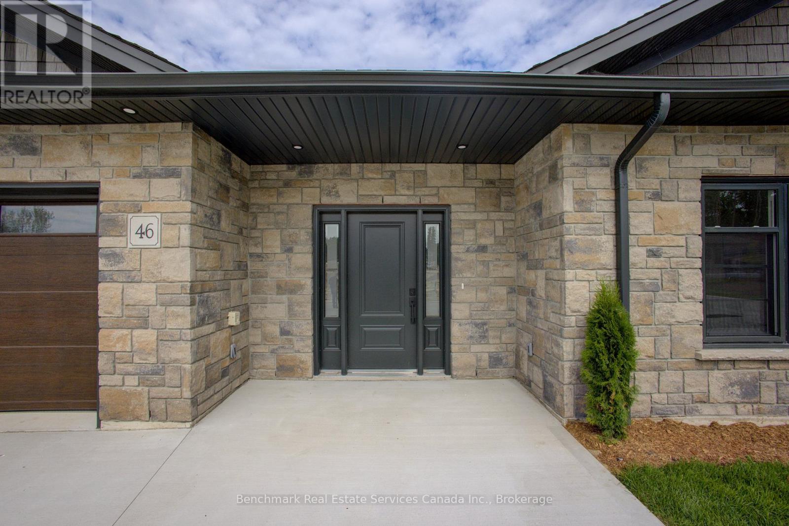 32 - 1182 QUEEN STREET