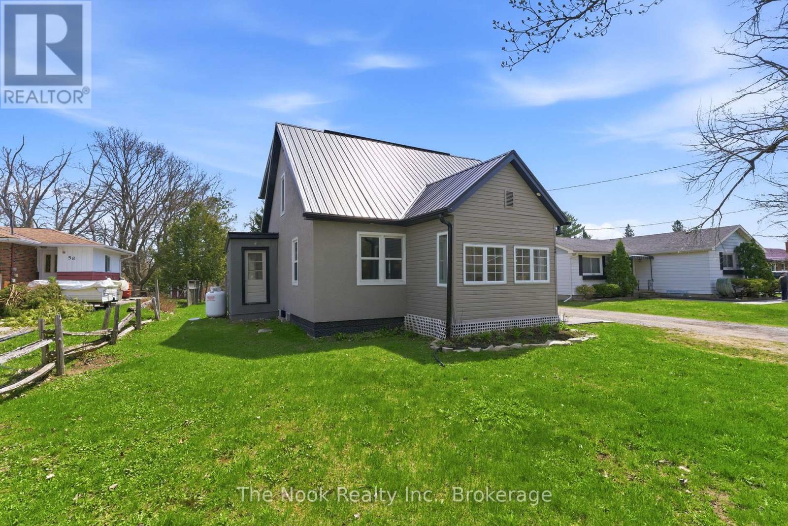 Photo 1 of 43 — 54 CLIFTON STREET, Kawartha Lakes (Fenelon Falls), ON K0M1N0