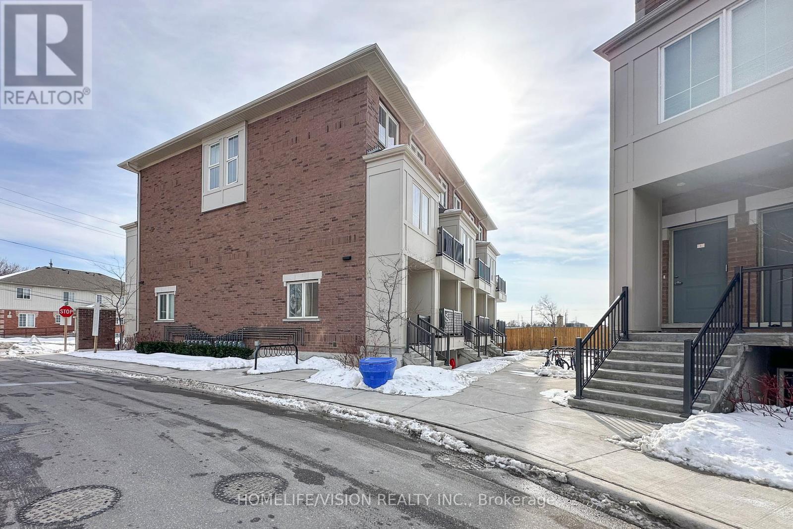 12 - 490 BERESFORD PATH