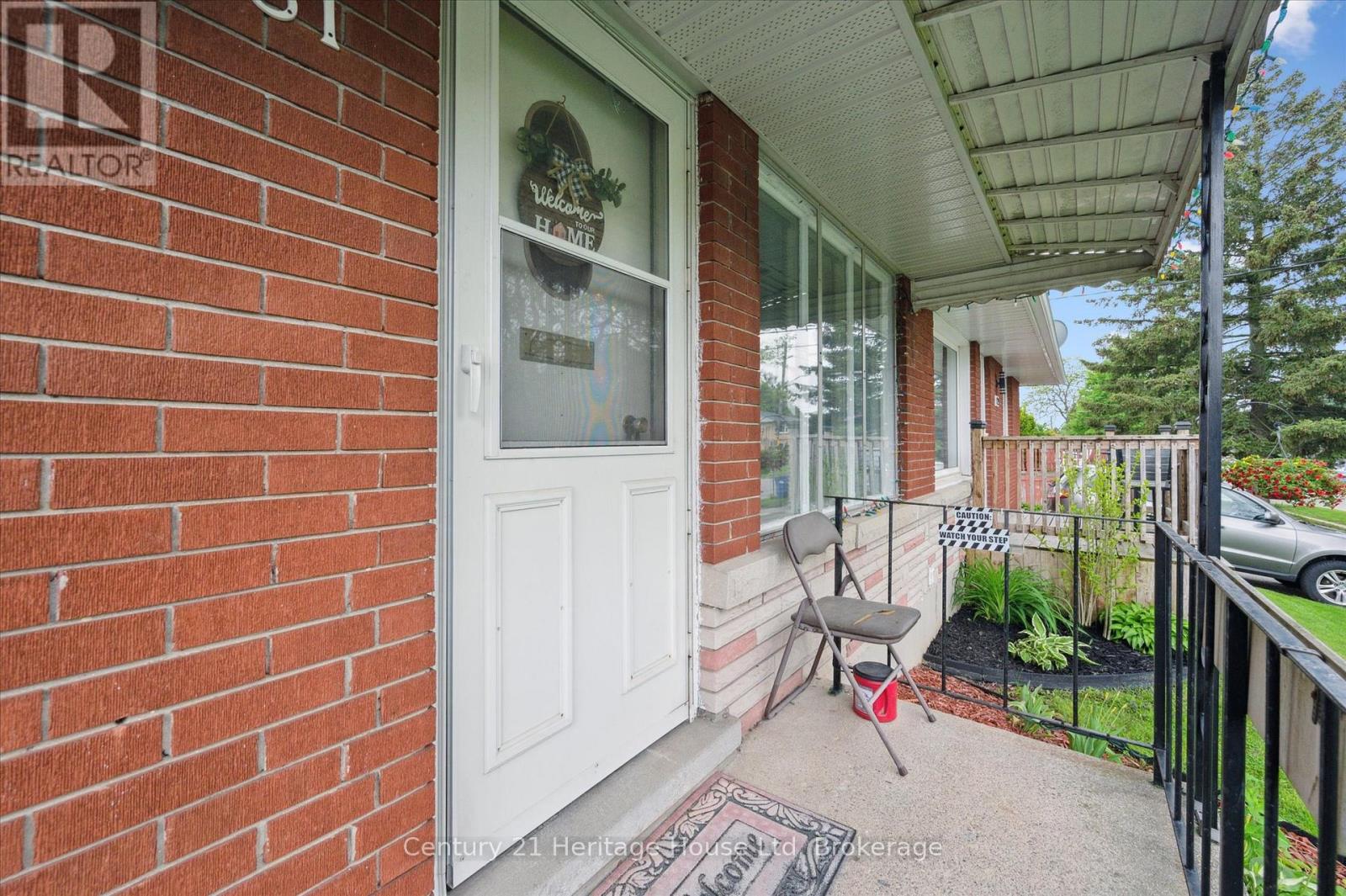 131 WAVERLEY DRIVE