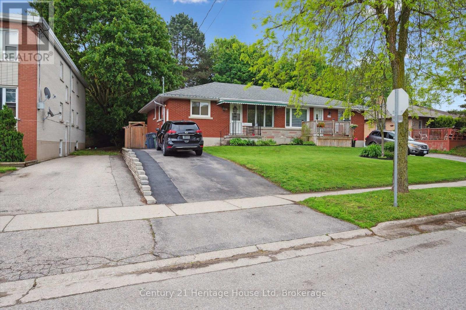 131 WAVERLEY DRIVE