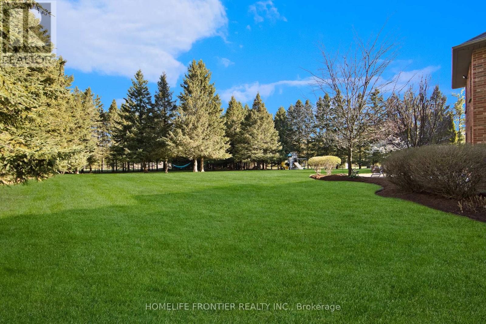 17 BRIDLE PATH