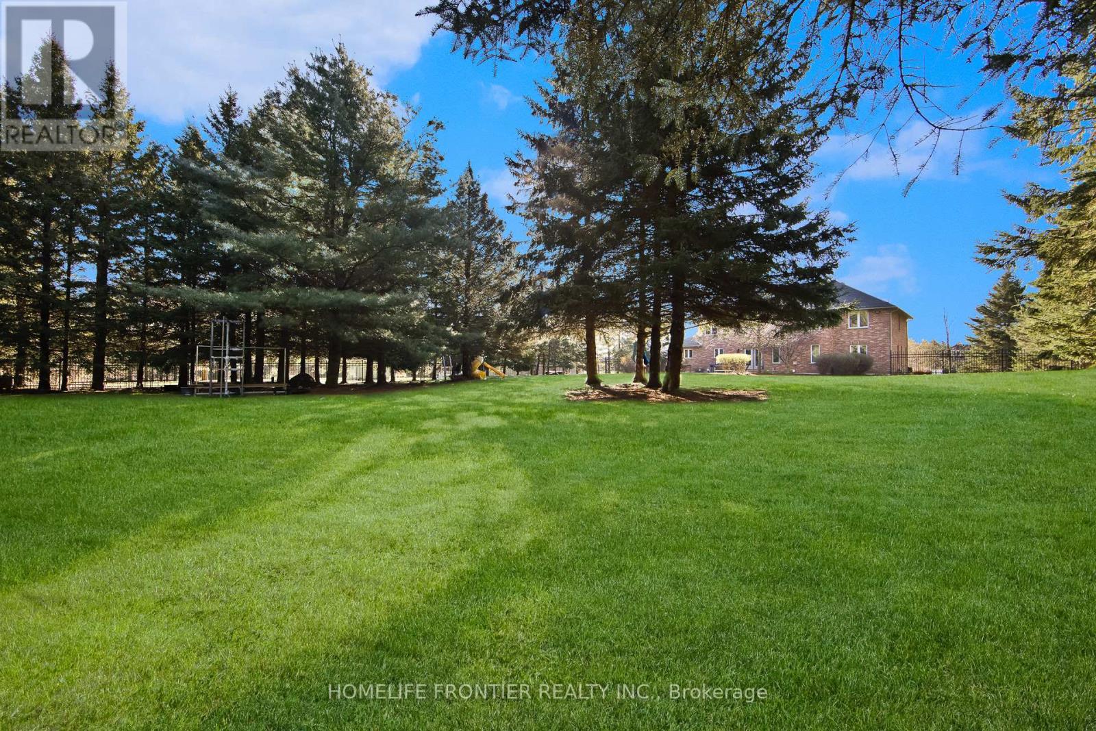 17 BRIDLE PATH