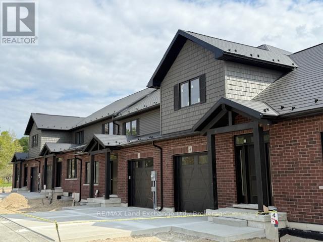 UNIT 4 - 8 GOLF LINKS ROAD