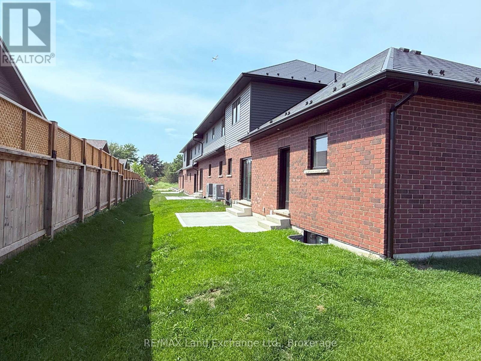 UNIT 4 - 8 GOLF LINKS ROAD