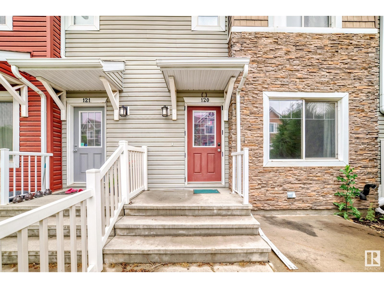 #120 655 TAMARACK RD NW