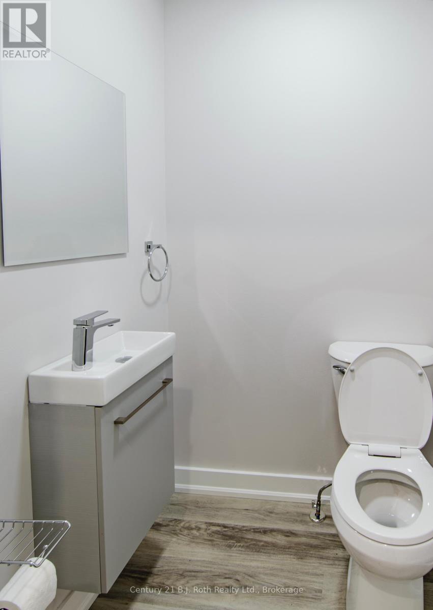 25 - 580 WEST STREET S