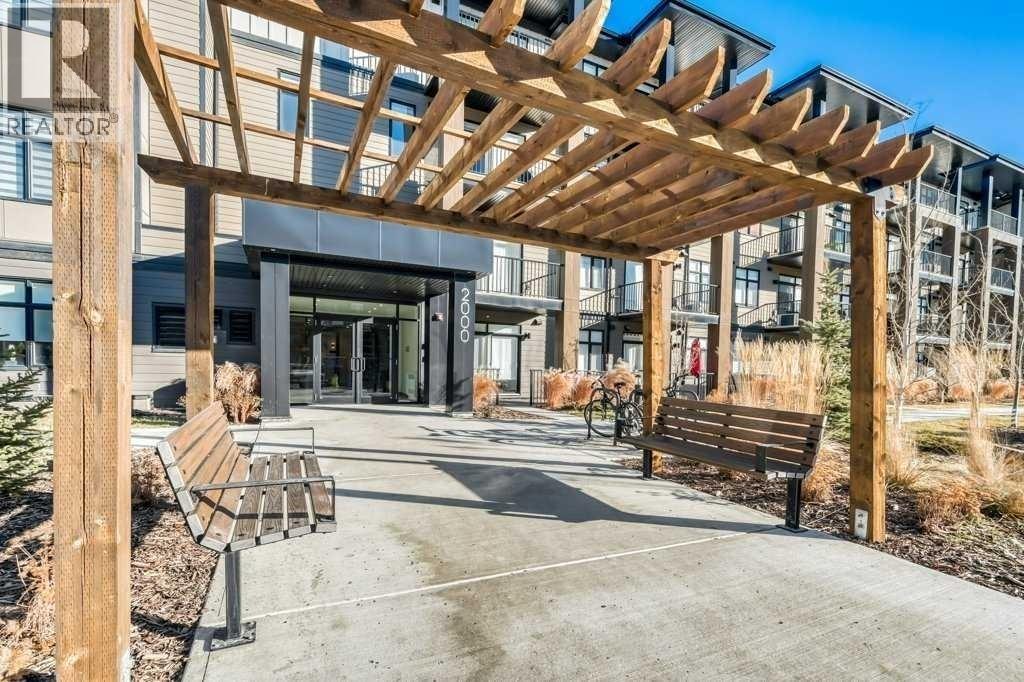 2316, 200 Seton Circle SE