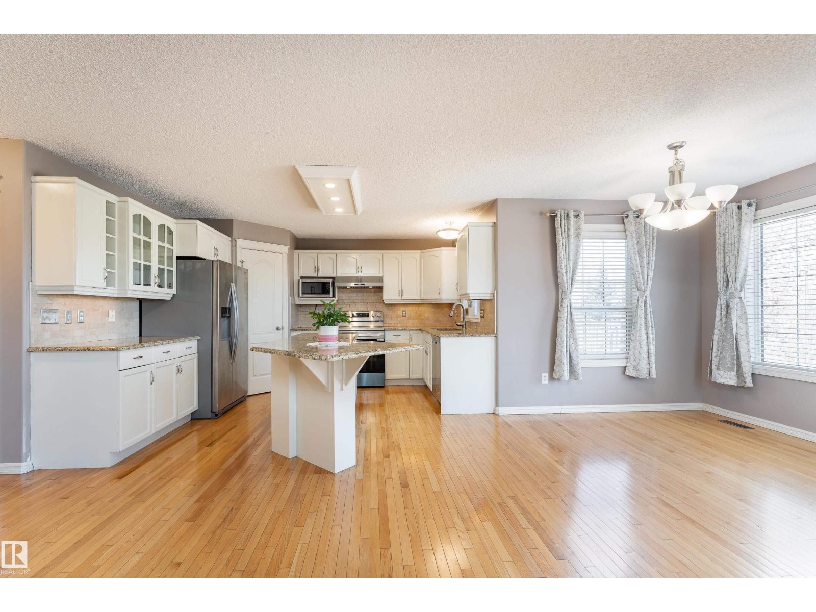 1044 BARNES WY SW