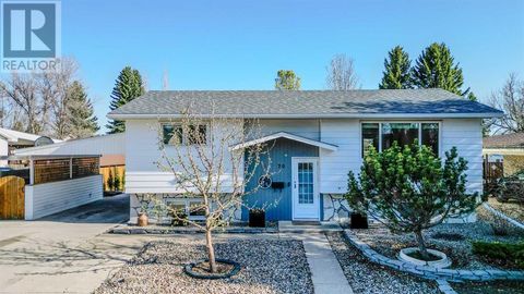 70 Honeysuckle Road N Lethbridge AB T1H4J9