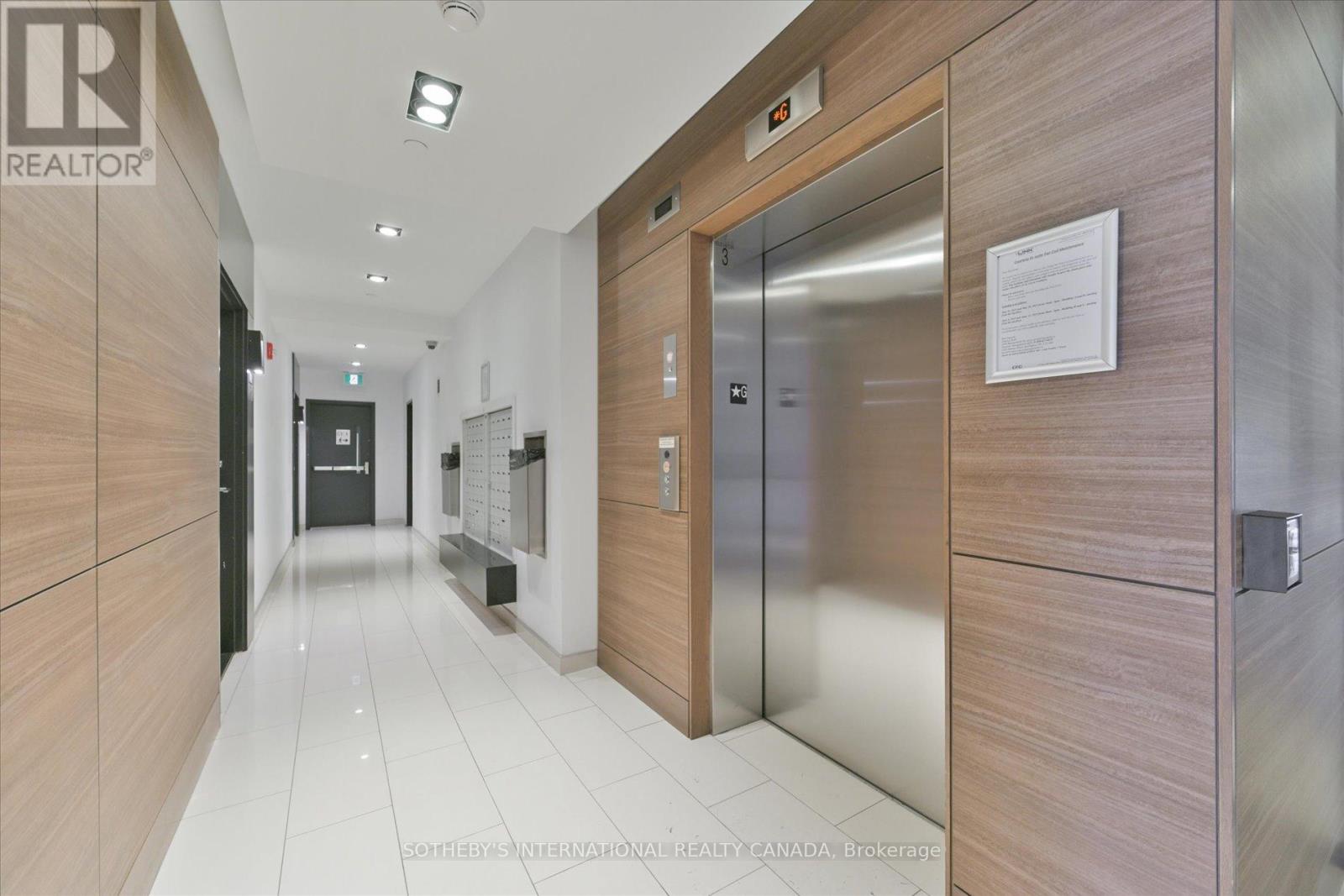 410 - 5260 DUNDAS STREET