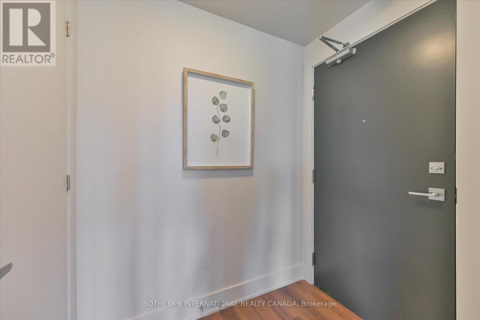 410 - 5260 DUNDAS STREET