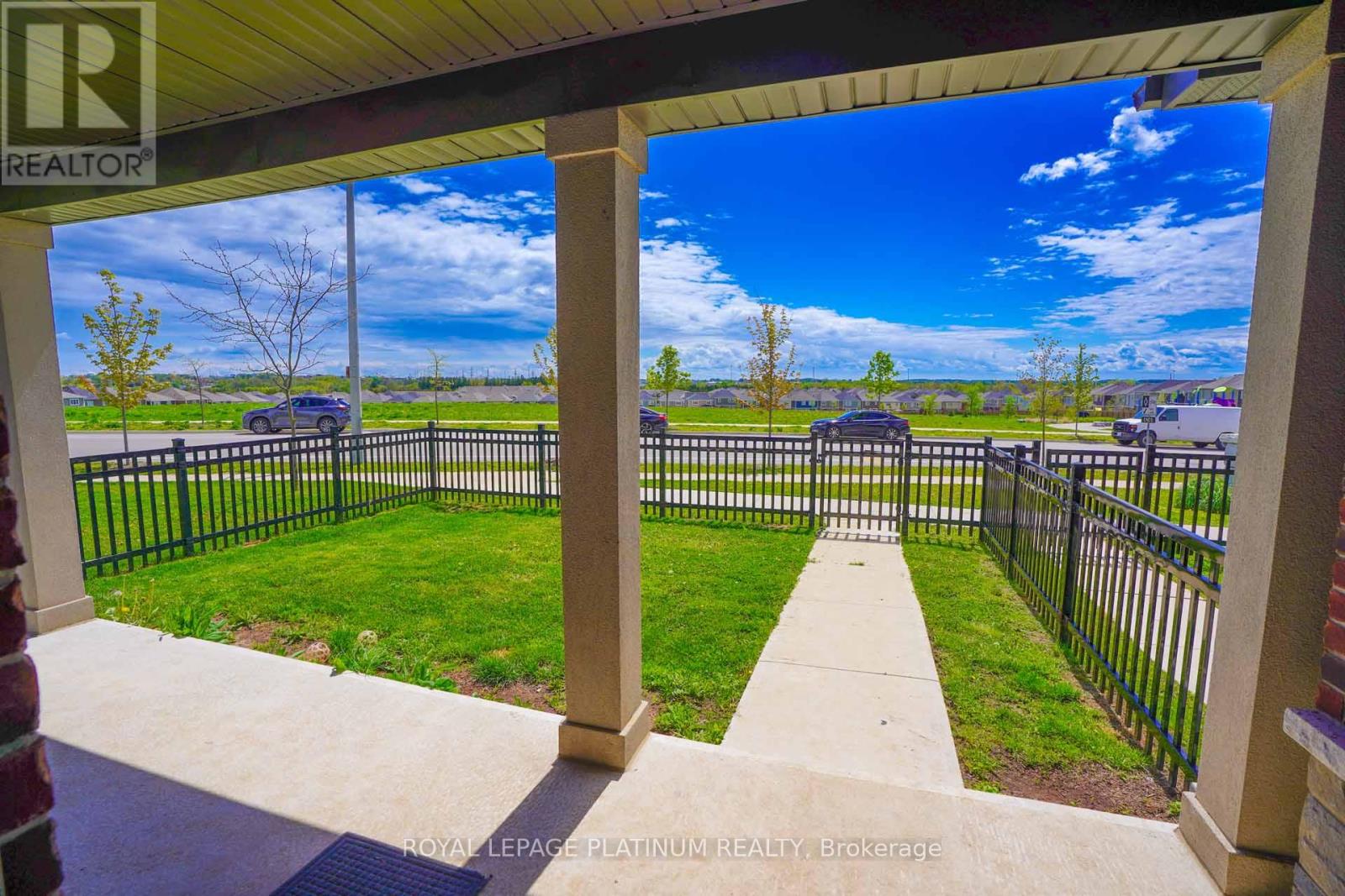 71 - 324 EQUESTRIAN WAY