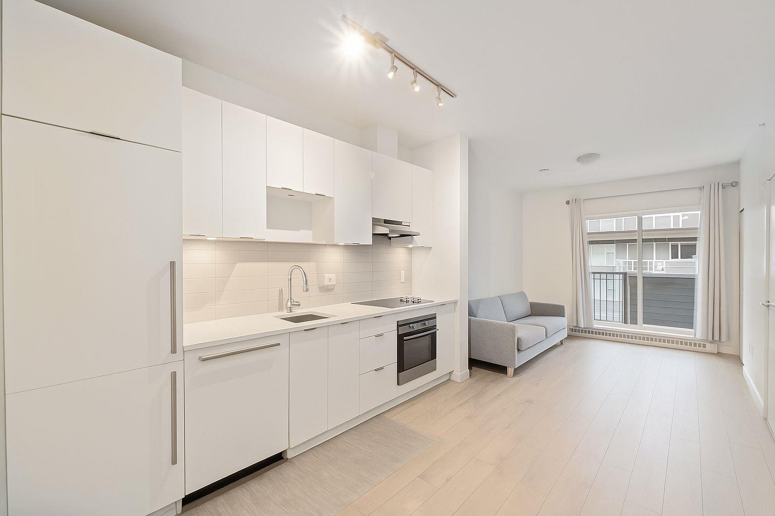 410 13678 GROSVENOR ROAD