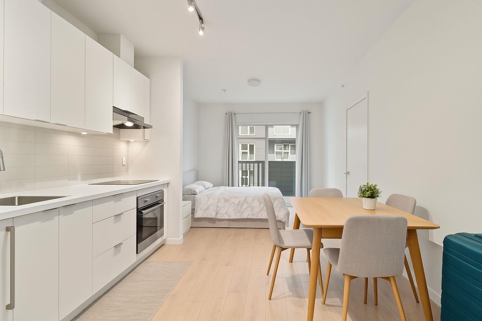 410 13678 GROSVENOR ROAD