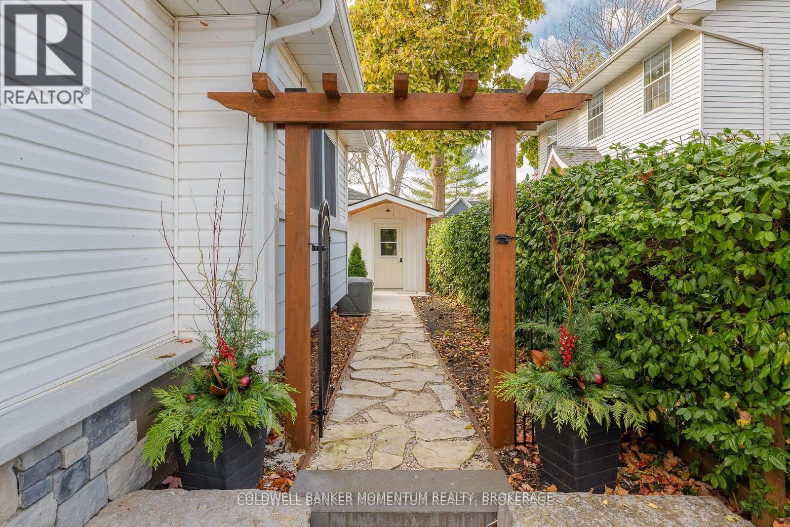 10 BETTS AVENUE