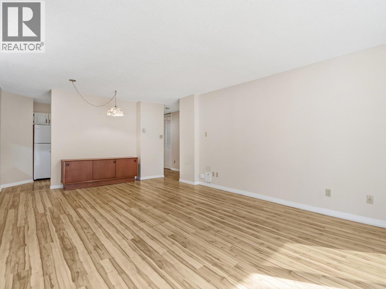 307 4165 MAYWOOD STREET