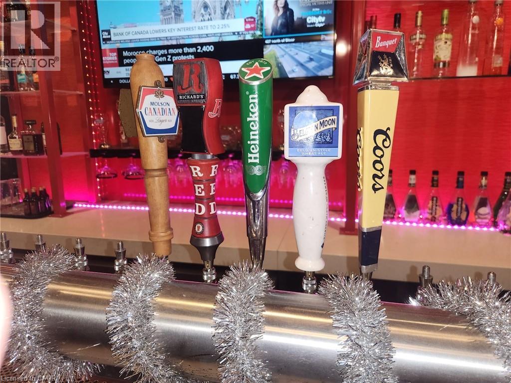 186 KING ST / MARY Street