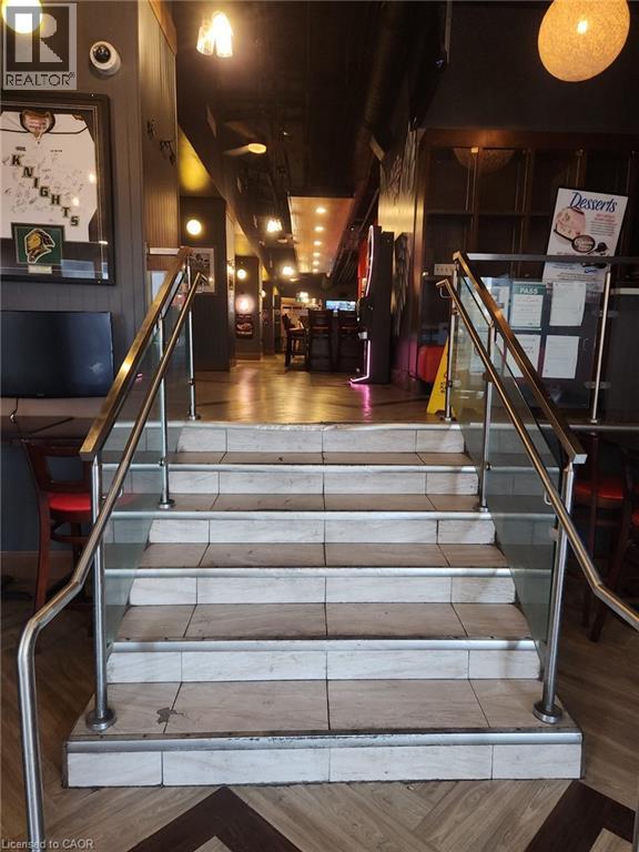 186 KING ST / MARY Street