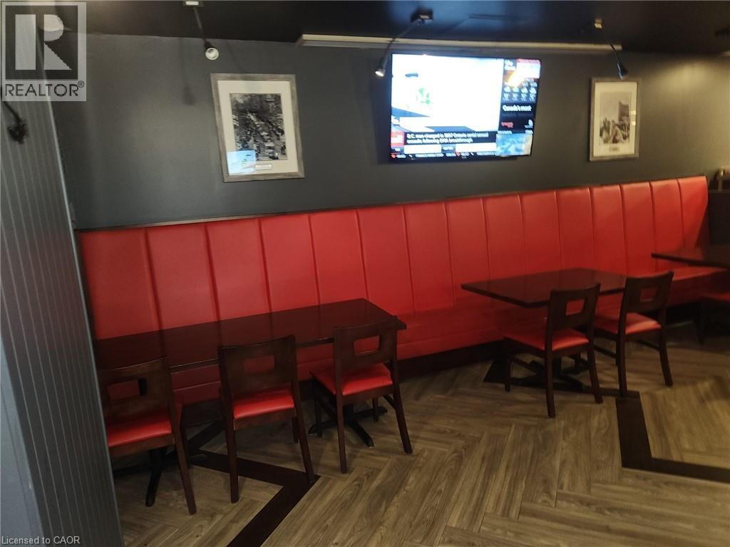 186 KING ST / MARY Street