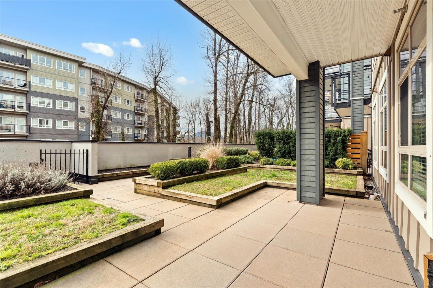 205 45562 AIRPORT ROAD|Chilliwack Proper South