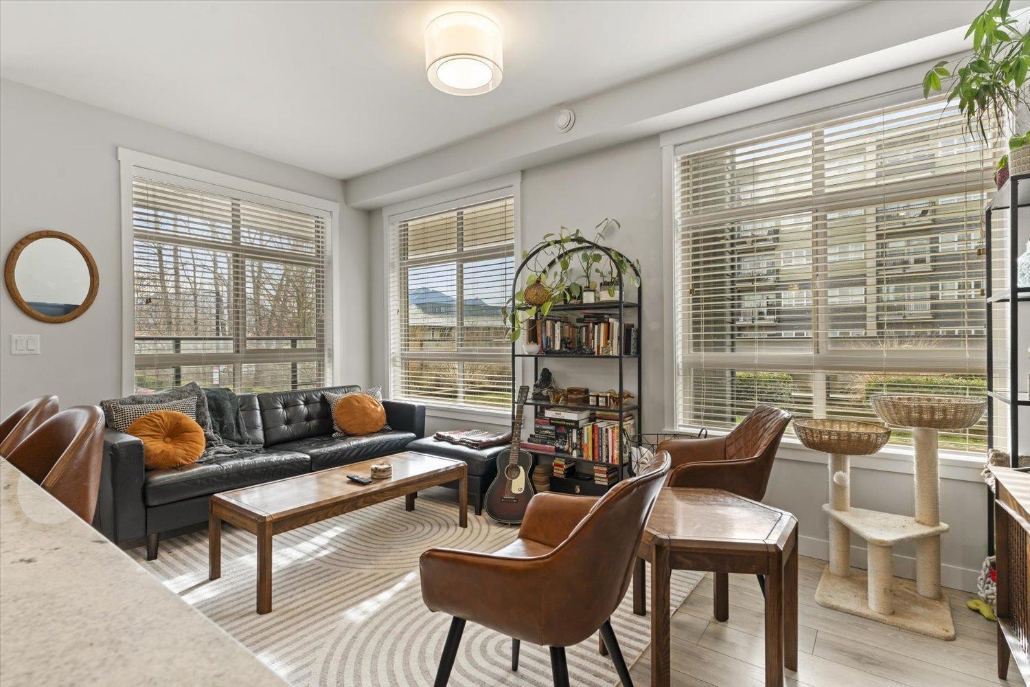 205 45562 AIRPORT ROAD|Chilliwack Proper South