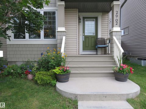 2902 MAPLE WY NW Edmonton AB T6T0T4