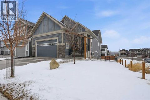 111 Crestridge View SW Calgary AB T3B1G8
