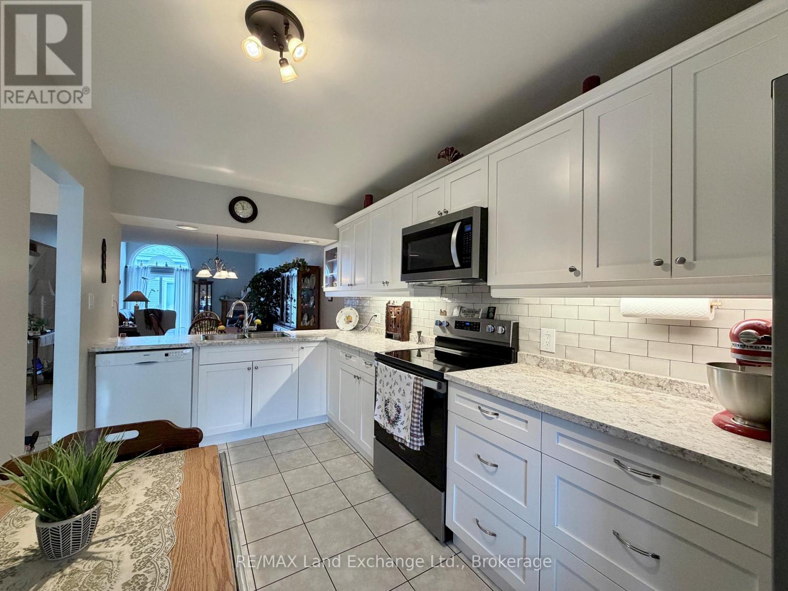 30 - 914 ARLINGTON STREET