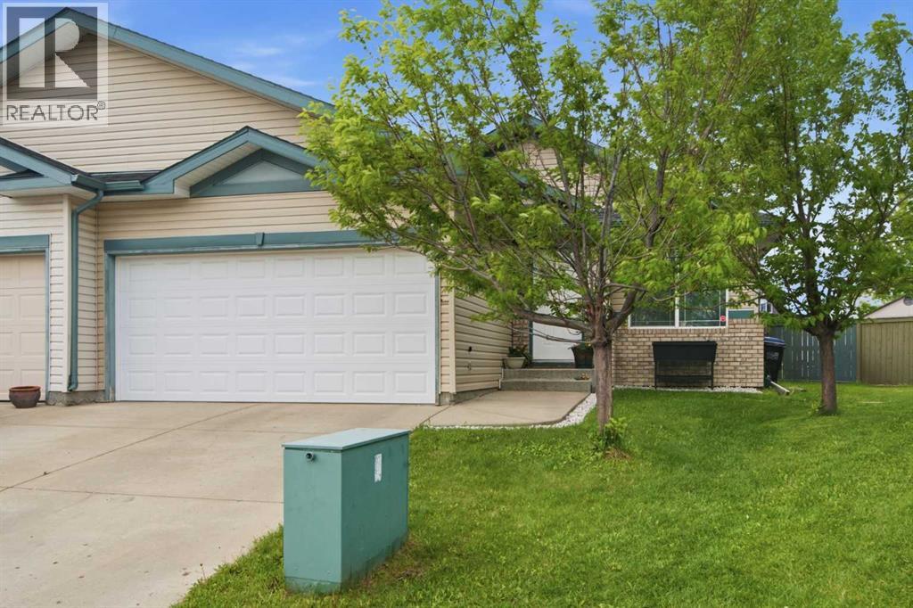 109 Canoe Square SW